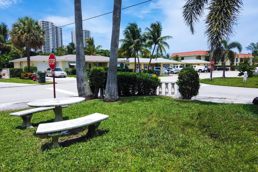 The Beach House At Seascape Steps From The Beach, Marina And Shops! Villa West Palm Beach Exterior foto